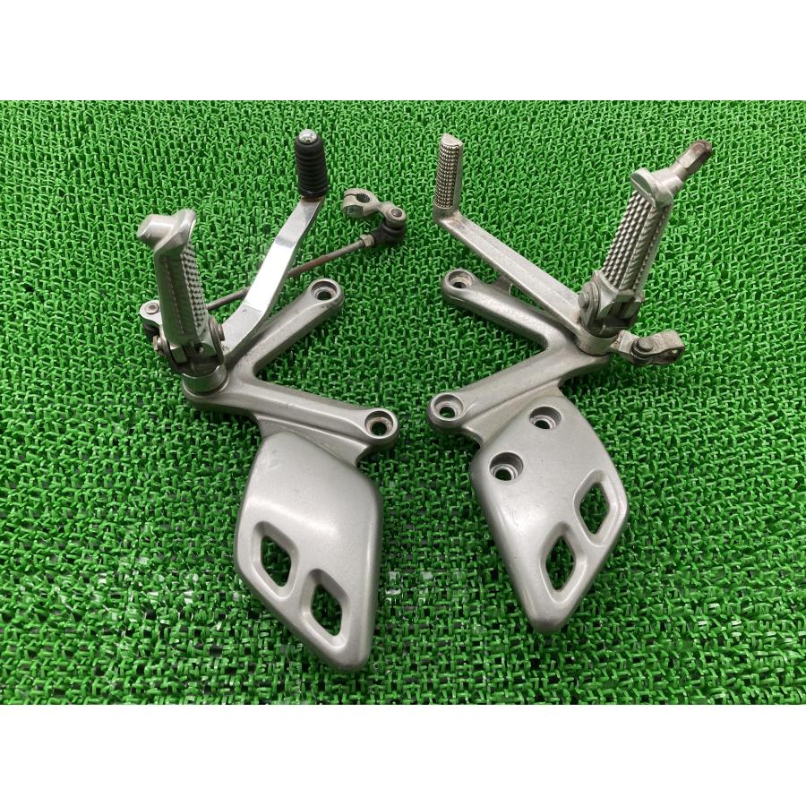 バンディット400V ステップ 左右 33D スズキ 純正 中古 バイク 部品 GK7AA-102*** ブレーキペダル シフトペダル シフトロッド 曲がり無し 86_1