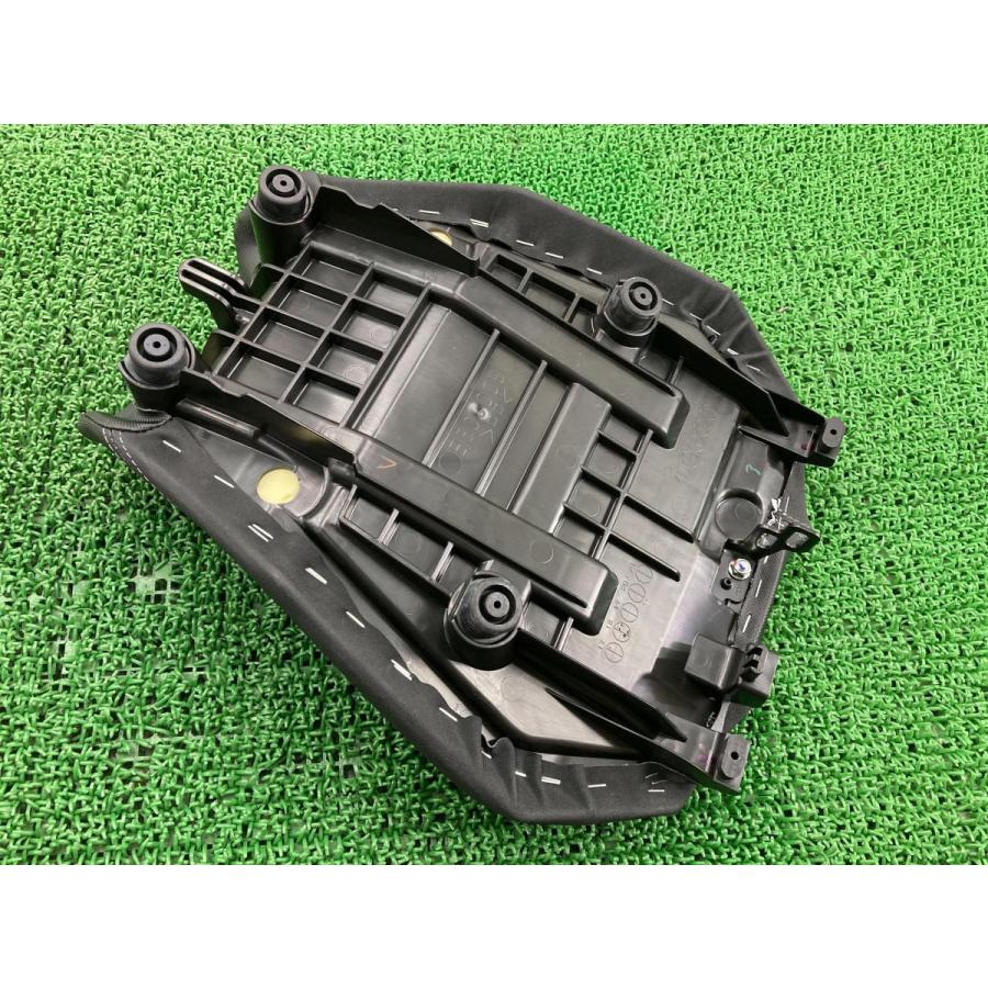 トレーサー900GT フロントシート B5C-00S ヤマハ 純正 バイク 部品 美品 RN51J-001*** TRACER 破れ無し 修復素材に 【中古】 18 ヤマハ発動機 トレーサー900GT フロントシート B5C-00S ヤマハ 純正