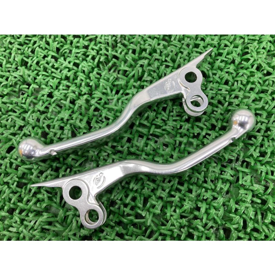 フリーライド350 レバー 左右 社外 バイク 部品 美品 VBKFRA402FM228*** コケキズ無し 曲がり無し カスタムに アルミ 【中古】 77 フリーライド350 レバー 左右 社外 中古 バイク 部品 美品