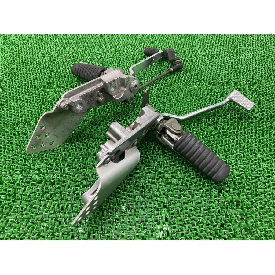 カワサキ（Kawasaki） ZRX1200R ステップ 左右 35011-1819/35011-1820