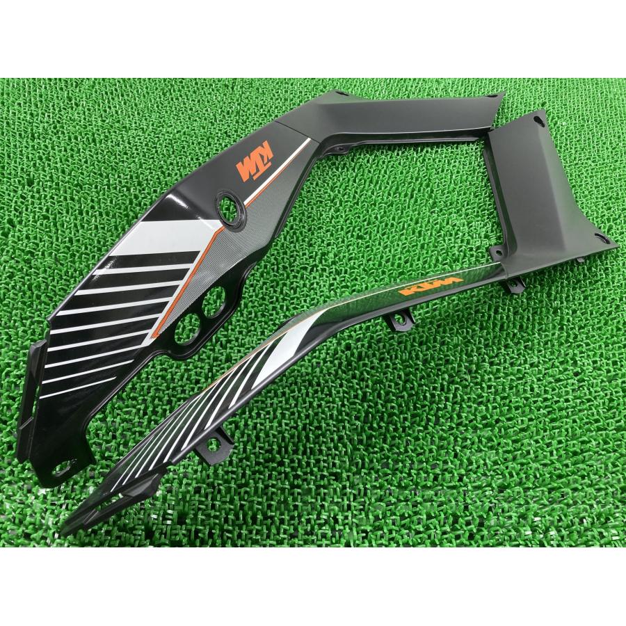 390デューク サイドカバー 左右 黒 901.08.041.000/901.08.042.000 KTM 純正 901.08.041.000 901.08.042.000 125 200 250 【中古】 34 390デューク サイドカバー 左右 黒 901.08.041.000/901.08.042.000 KTM