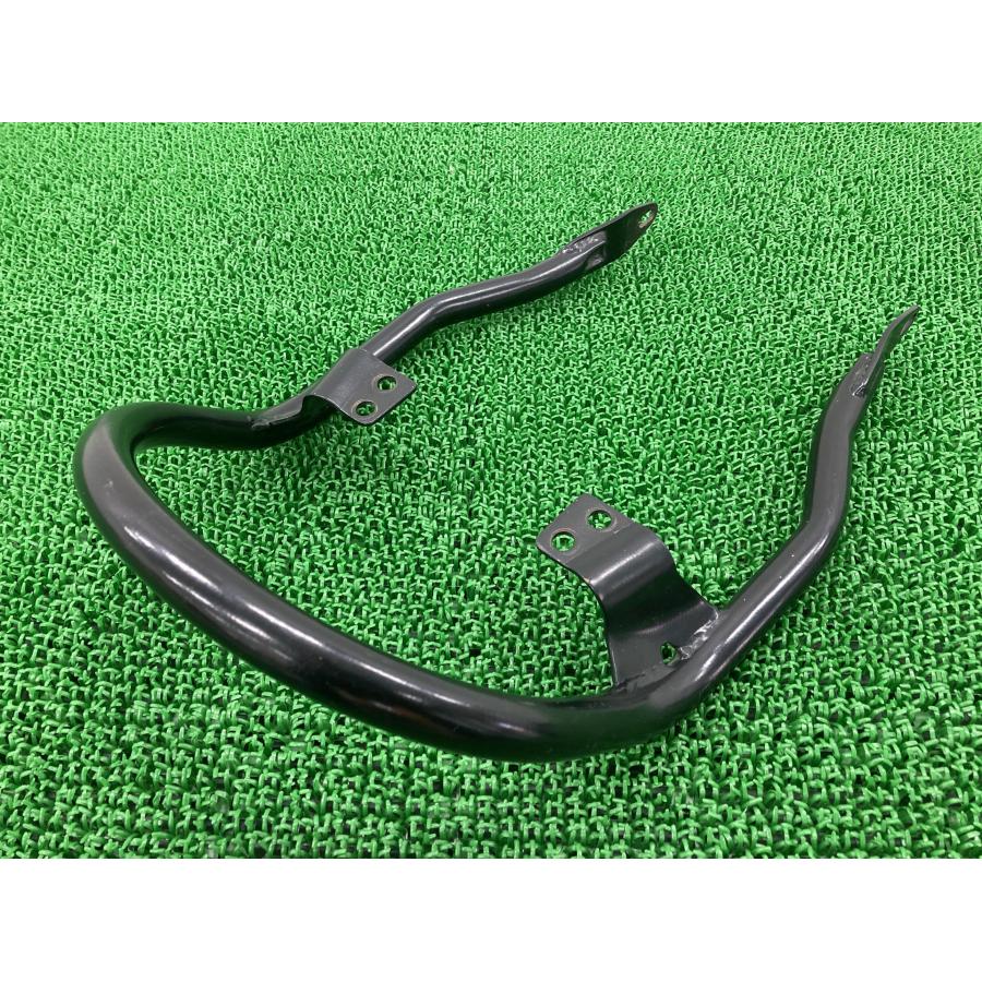 ボンネビルT100 グラブバー トライアンフ(TRIUMPH) 純正 中古 ボンネビルT100 グラブバー トライアンフ(TRIUMPH) 純正 中古