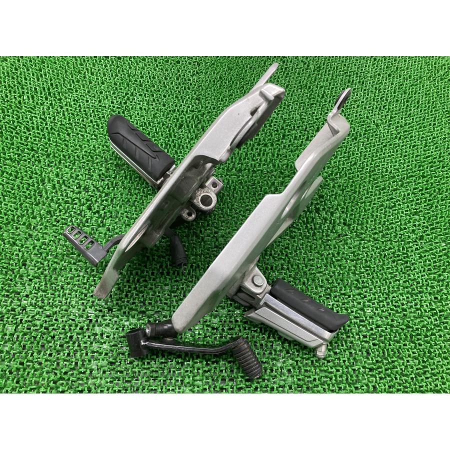 CB400F ステップ 左右 MGZ NC47-1002*** ホンダ 純正 中古 バイク 部品