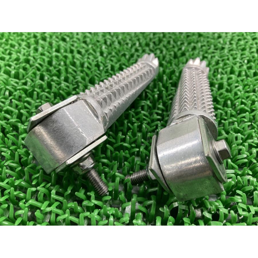 ヤマハ　純正　FZR 250R 左右　ステップ　リアブレーキ　周り　曲がり無し ヤマハ純正FZR 250R 左右ステップリアブレーキ周り曲がり無し