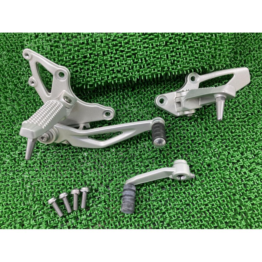 R1200R ステップ 左右 8564595/8568727 BMW 純正 中古 バイク 部品