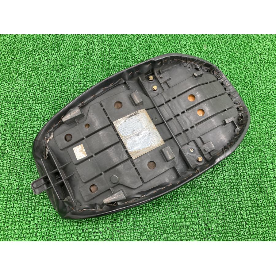 カワサキ ゼファー1100 シート 56031-1807 純正 中古 バイク カワサキ ゼファー1100 シート 56031-1807 純正 中古 バイク