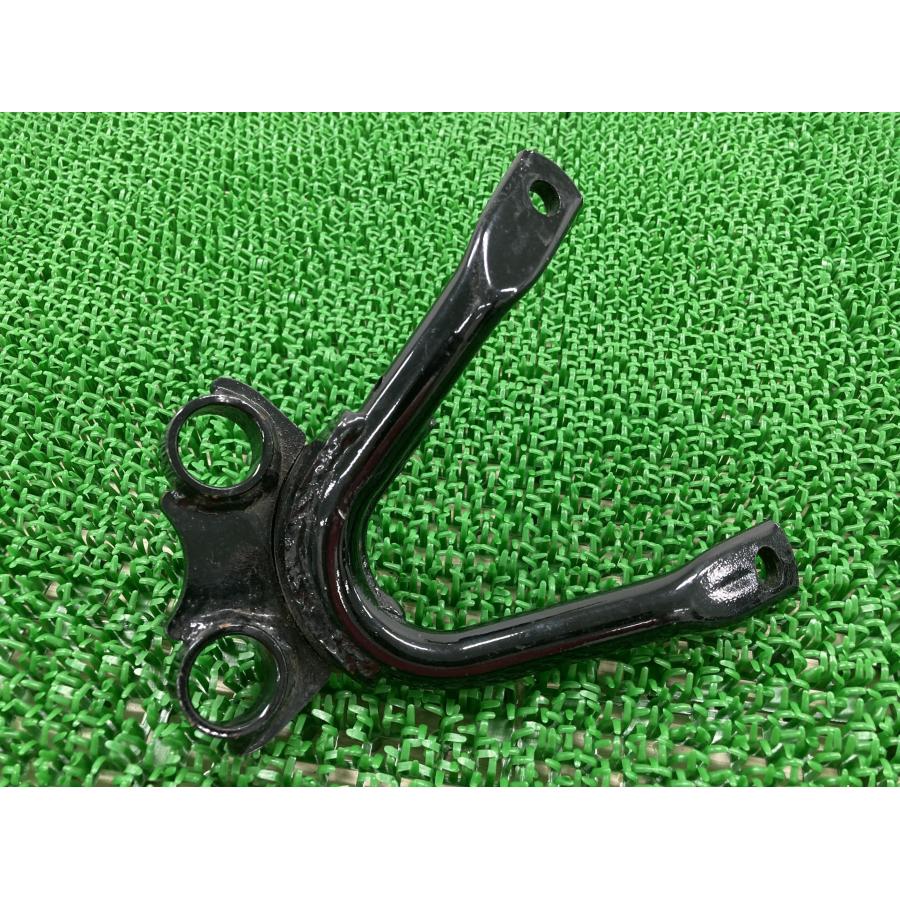 250TR ステップ 左 カワサキ 純正 バイク 部品 BJ250F 曲がり無し 品薄 希少品 メインステップ ステップホルダー 【中古】 46 カワサキ（Kawasaki） 250TR タンデムステップホルダー 左 純正 中古