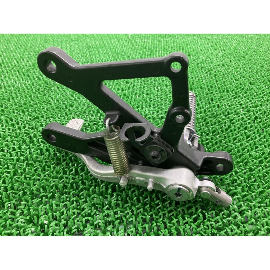 ヤマハ発動機 YZF-R1 ステップ 右 2CR ヤマハ 純正 中古 バイク 部品
