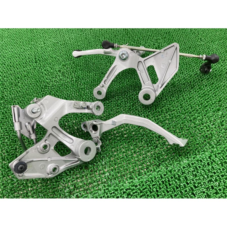 ヤマハ発動機 MT-09 ステップ 左右 1RC ヤマハ 純正 中古 バイク 部品 