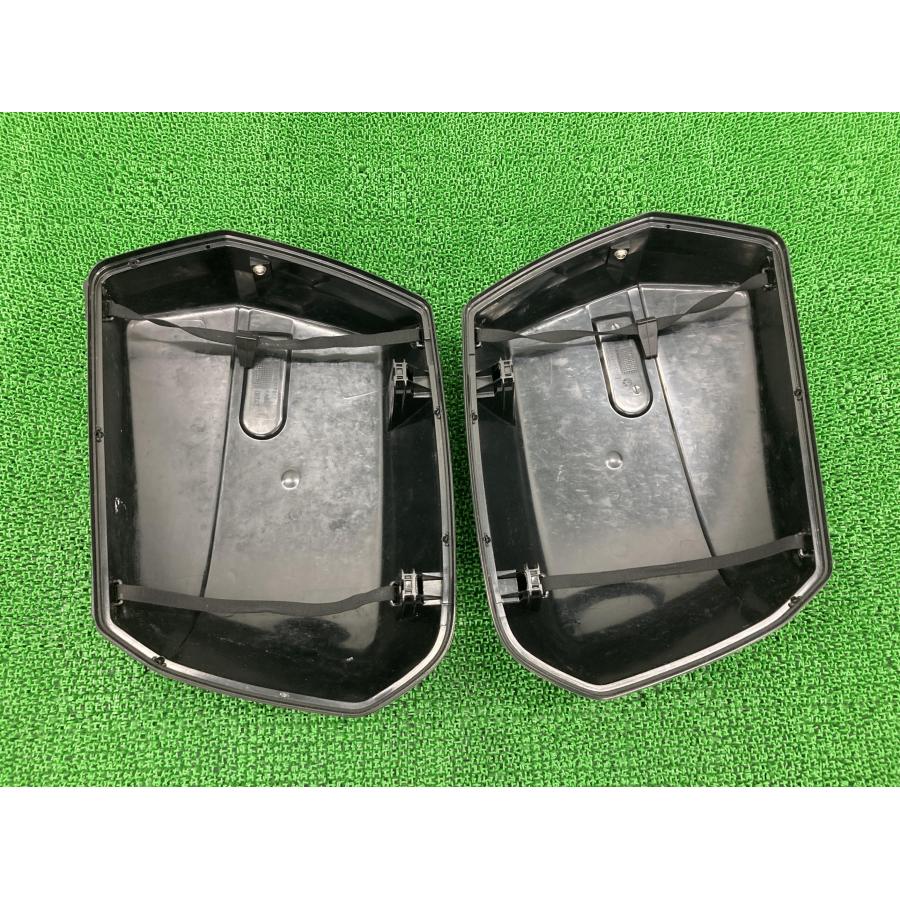 R1100RS パニアケースカバー 左右 黒 4654-2317037/4654-2317038  純正 WB10411J2XZB94*** 4654-2317037 4654-2317038 【中古】 6 R1100RS パニアケースカバー 左右 黒 4654-2317037/4654-2317038 BMW