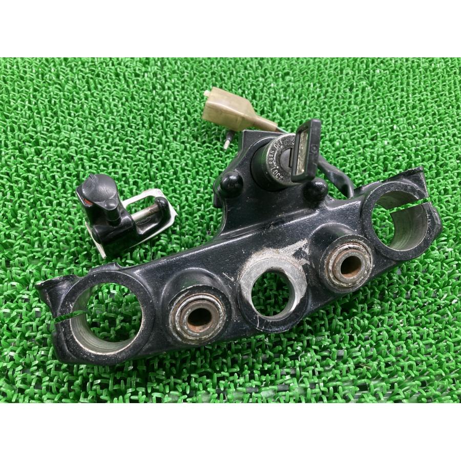 NX125 トップブリッジ ホンダ 純正 JD09 キーシリンダー ヘルメットホルダー ヘルメットロック コケキズ無し 割れ欠け無し 【中古】 69 ホンダ（HONDA） NX125 トップブリッジ 純正 中古 JD09 キーシリンダー