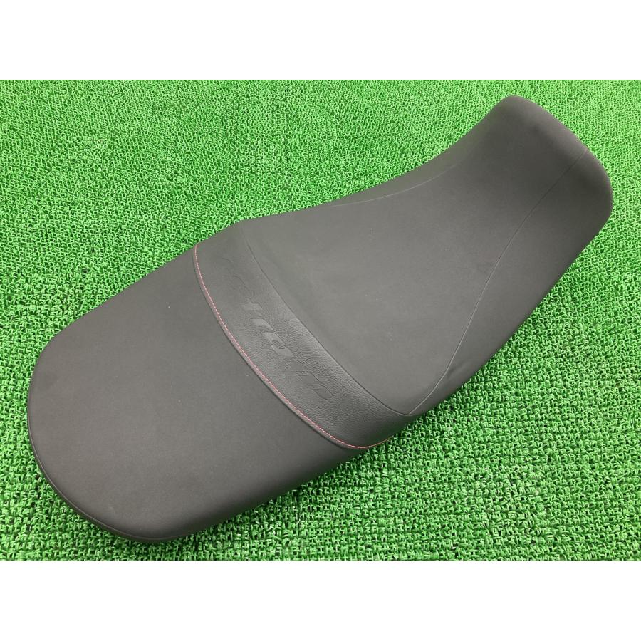 スズキ Vストローム650 シート 11J0 純正 中古 バイク 部品 スズキ Vストローム650 シート 11J0 純正 中古 バイク 部品