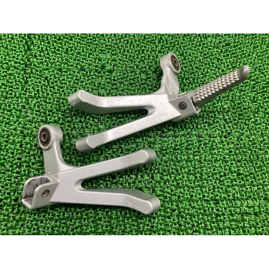 スズキ（SUZUKI） TL1000S タンデムステップホルダー 左右 02F 純正