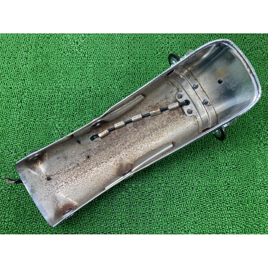 ヤマハSR400純正リアフェンダー　中古品 ヤマハ発動機 SR400 リアフェンダー ヤマハ 純正 中古 バイク 部品
