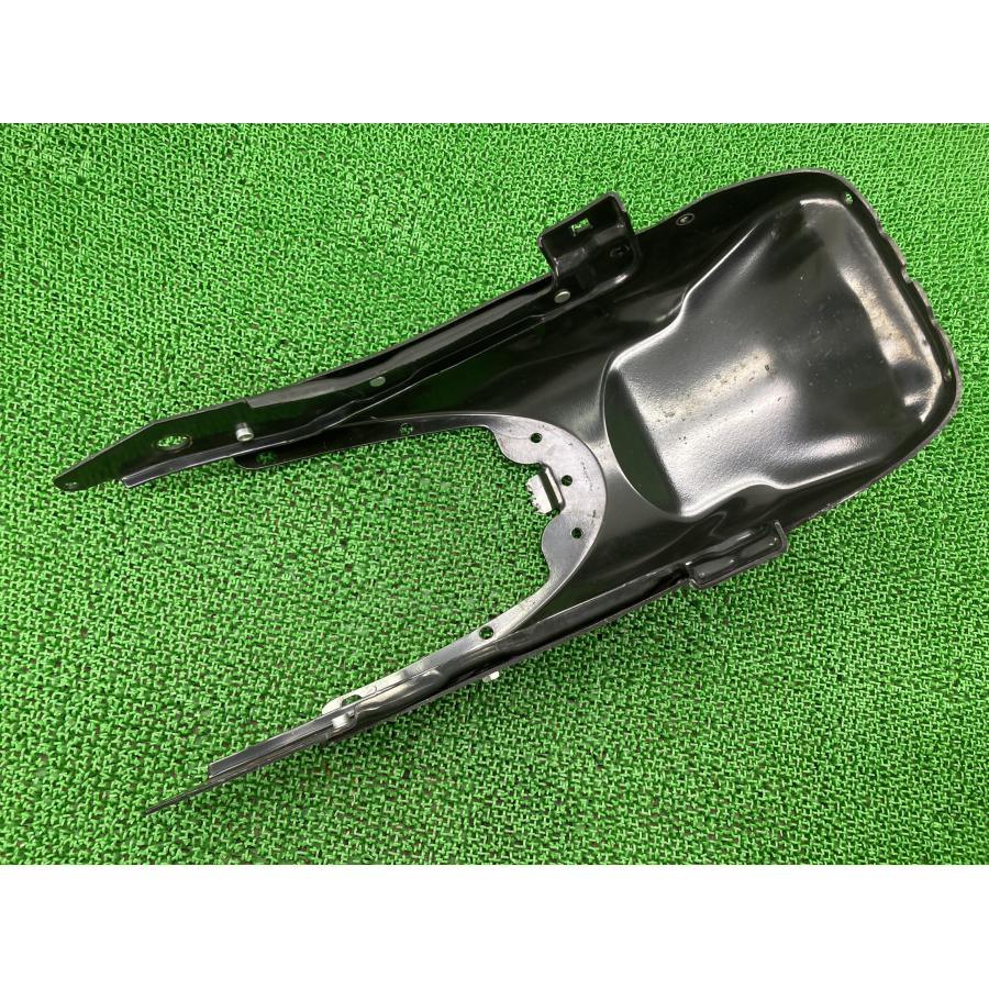 VRSCA1130 インナーリアフェンダー ハーレー 純正 中古 バイク 部品 V