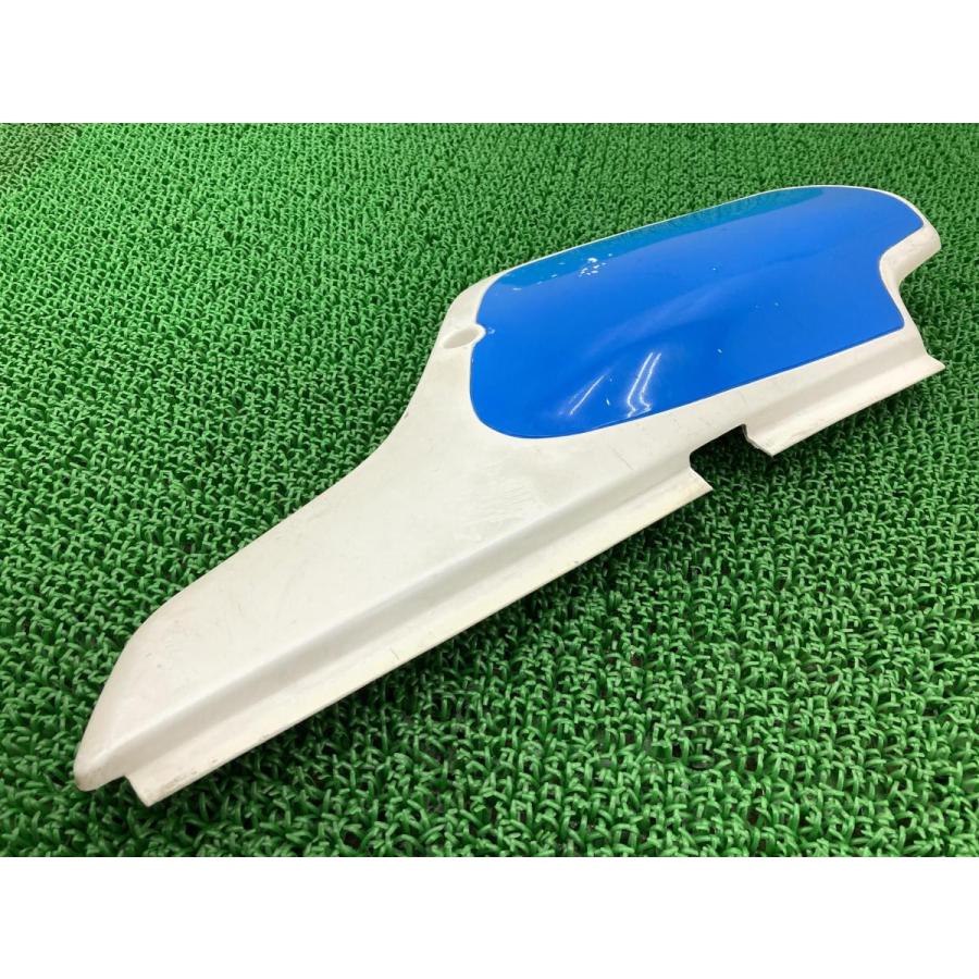 ホンダ（HONDA） XLR250R サイドカバー 右 白/青 KN5 純正 中古 バイク