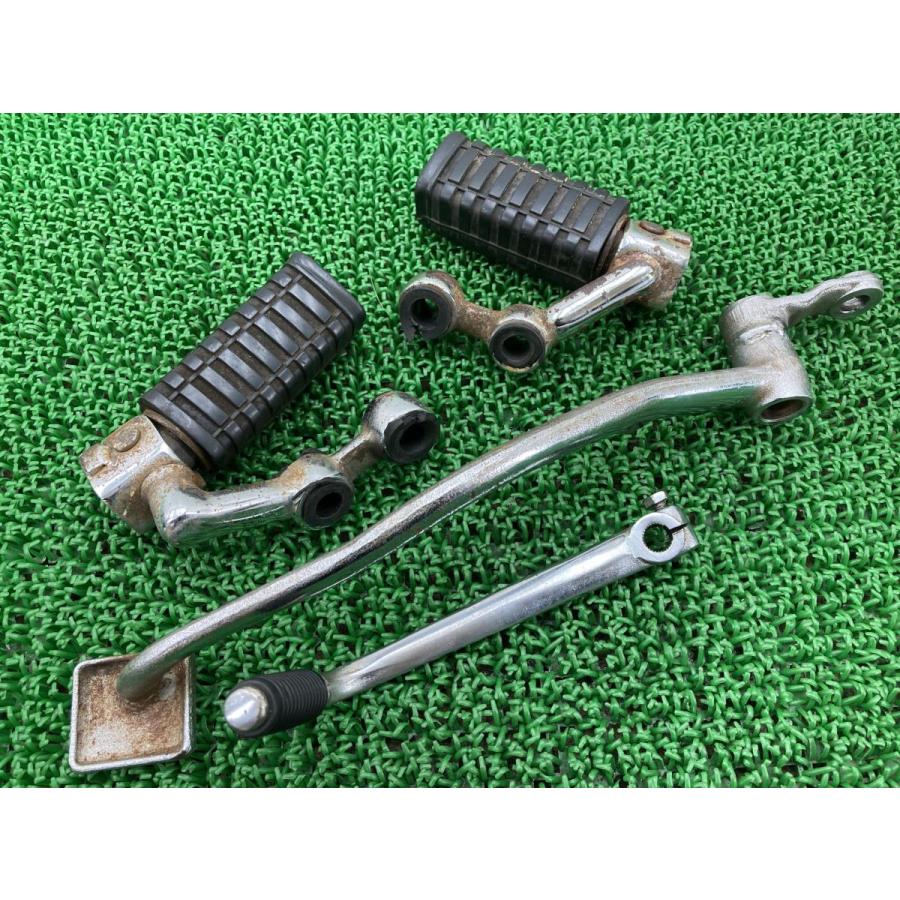 カワサキ（Kawasaki） Z1000MKII ステップ 左右 純正 中古 バイク 部品