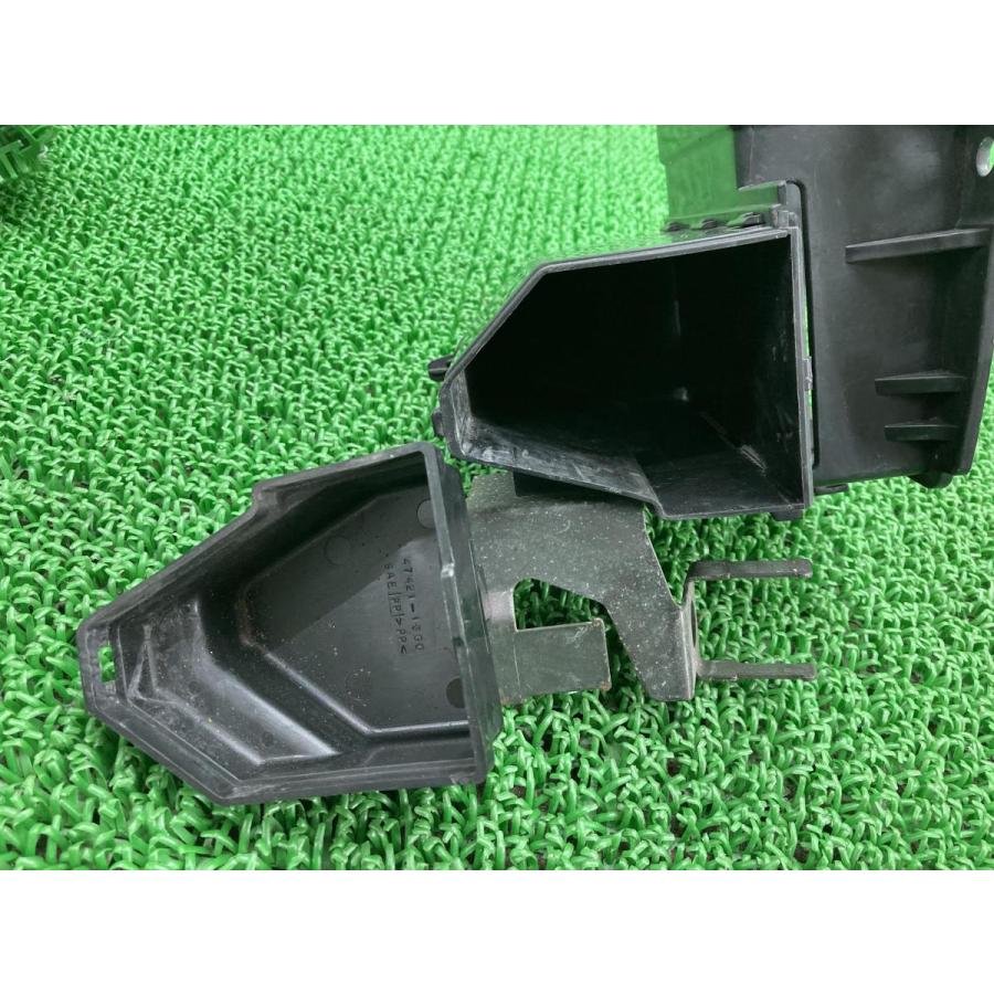 バンバン125 ツールボックス 13G0 スズキ 純正 バイク 部品 RV125 バッテリーボックス VanVan125 工具入れ 割れ欠け無し 【中古】 0 スズキ（SUZUKI） バンバン125 ツールボックス 13G0 純正 中古 バイク
