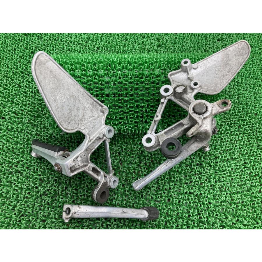 ホンダ（HONDA） CBR1100XX ステップ 左右 MAT 純正 中古 バイク 部品