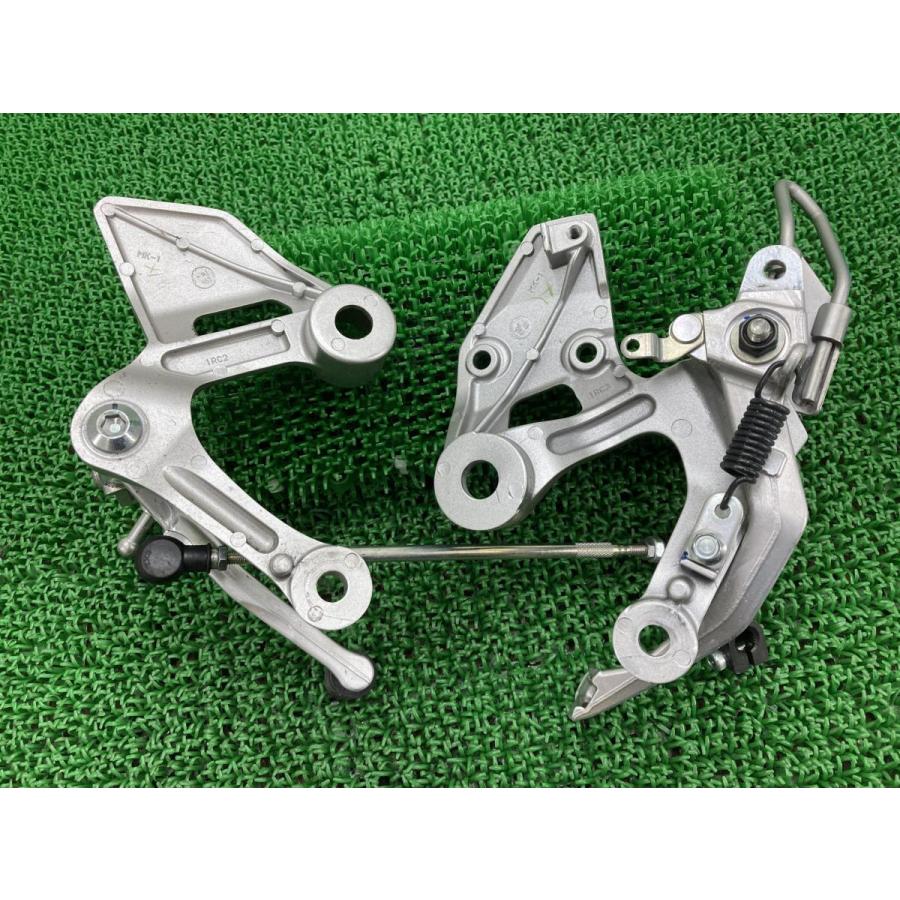 MT-09 ステップ 左右 1RC ヤマハ 純正 バイク 部品 RN34J XSR900 RN46J ブレーキペダル シフトペダル 車検 Genuine 【中古】 13 ヤマハ発動機 MT-09 ステップ 左右 1RC ヤマハ 純正 中古 バイク 部品