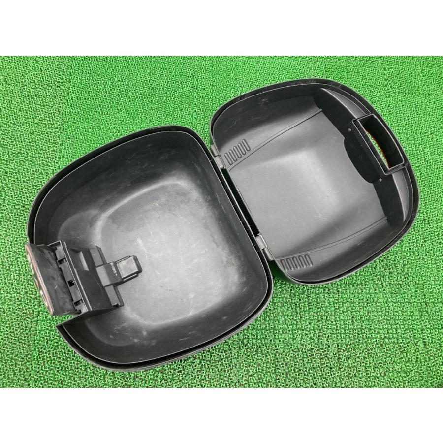 SHAD製 トップケース 社外 中古 バイク 部品 SH25 リアボックス SHAD製 トップケース 社外 中古 バイク 部品 SH25 リアボックス