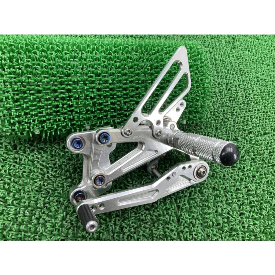 アバランチ製S1000RR バックステップ 左 社外 バイク 部品  K46 10年-14年 AVARANCHE アルミ 曲がり無し 【中古】 67 アバランチ製S1000RR バックステップ 左 社外 中古 バイク 部品 BMW