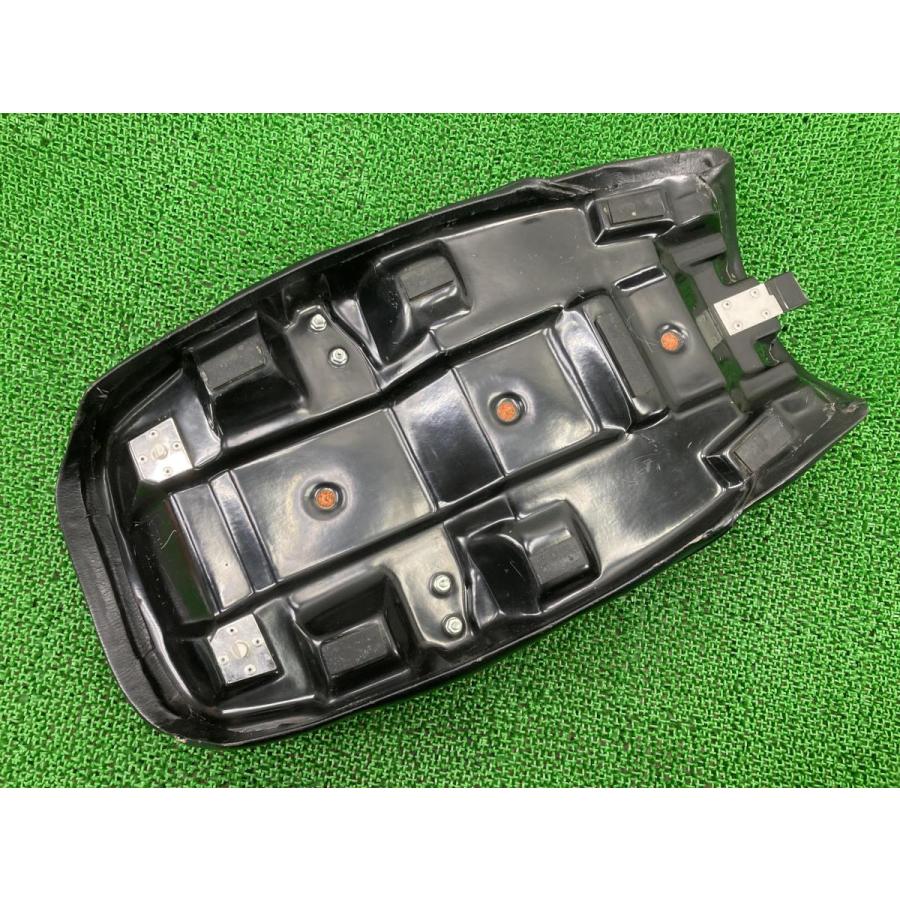 ワークスクオリティ製ゼファー750 シート 社外 中古 ZR750C 25mm ワークスクオリティ製ゼファー750 シート 社外 中古 ZR750C 25mm