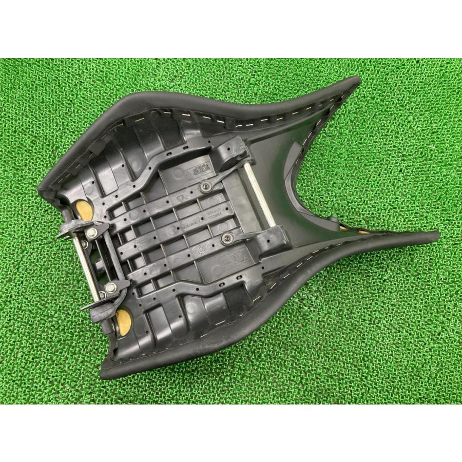 タイガー800 フロントシート 2304370 トライアンフ(TRIUMPH) 純正 中古