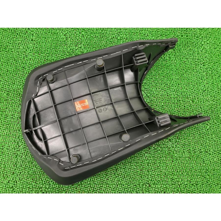 デューク690 フロントシート 76007140000 KTM 純正 中古 バイク 部品