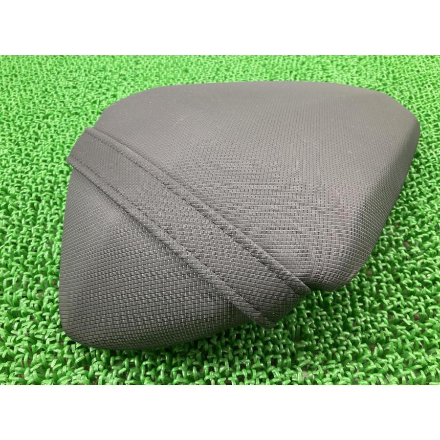 カワサキ NINJA400 タンデムシート 53066-0613 純正 中古 バイク カワサキ NINJA400 タンデムシート 53066-0613 純正 中古 バイク