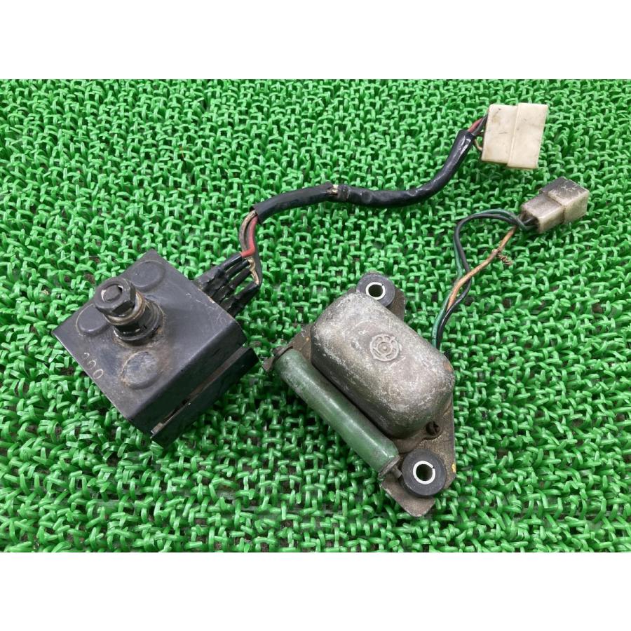XS-1 レギュレター ヤマハ 純正 S650-017 レギュレーター レクチファイヤー XS1 修復素材やカスタム素材に 品薄 【中古】 42 ヤマハ発動機 XS-1 レギュレター S650-017*** ヤマハ 純正 中古 S650