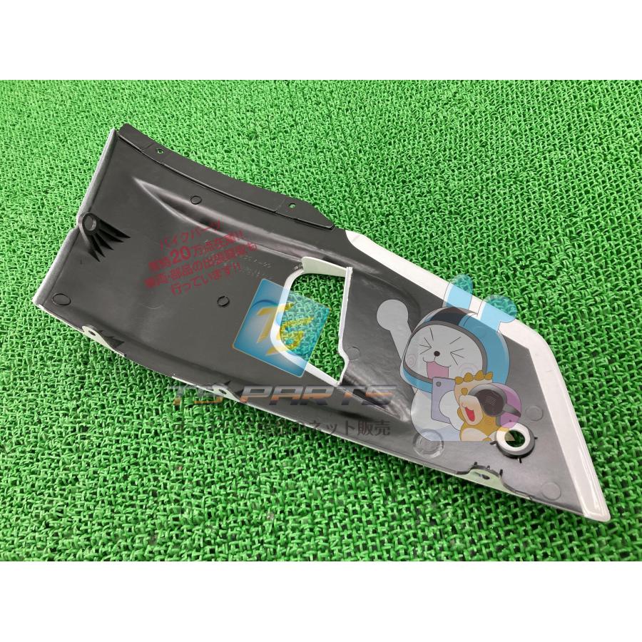 FZ400R アッパーカウル 右 在庫有 即納 ヤマハ 純正 新品 バイク 部品 廃盤 在庫有り 即納可 パネル 車検 Genuine 65 ヤマハ発動機 FZ400R アッパーカウル 右 在庫有 即納 ヤマハ 純正 新品