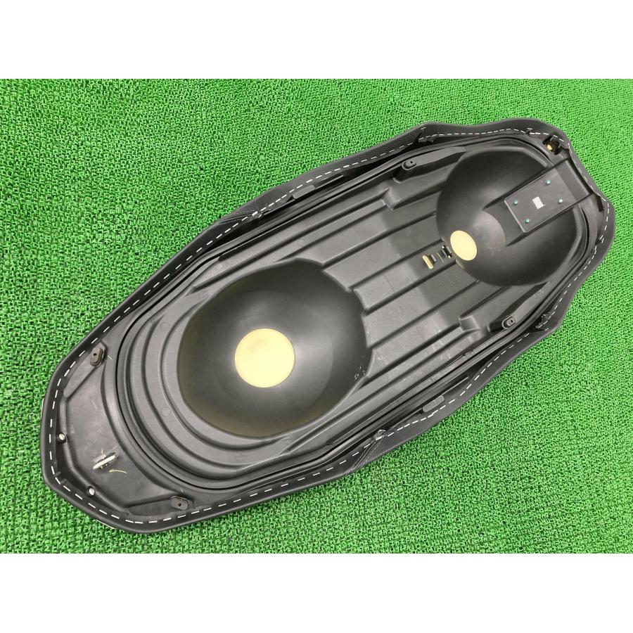 ヤマハ発動機 XMAX シート B74 ヤマハ 純正 中古 バイク 部品 SG42J X