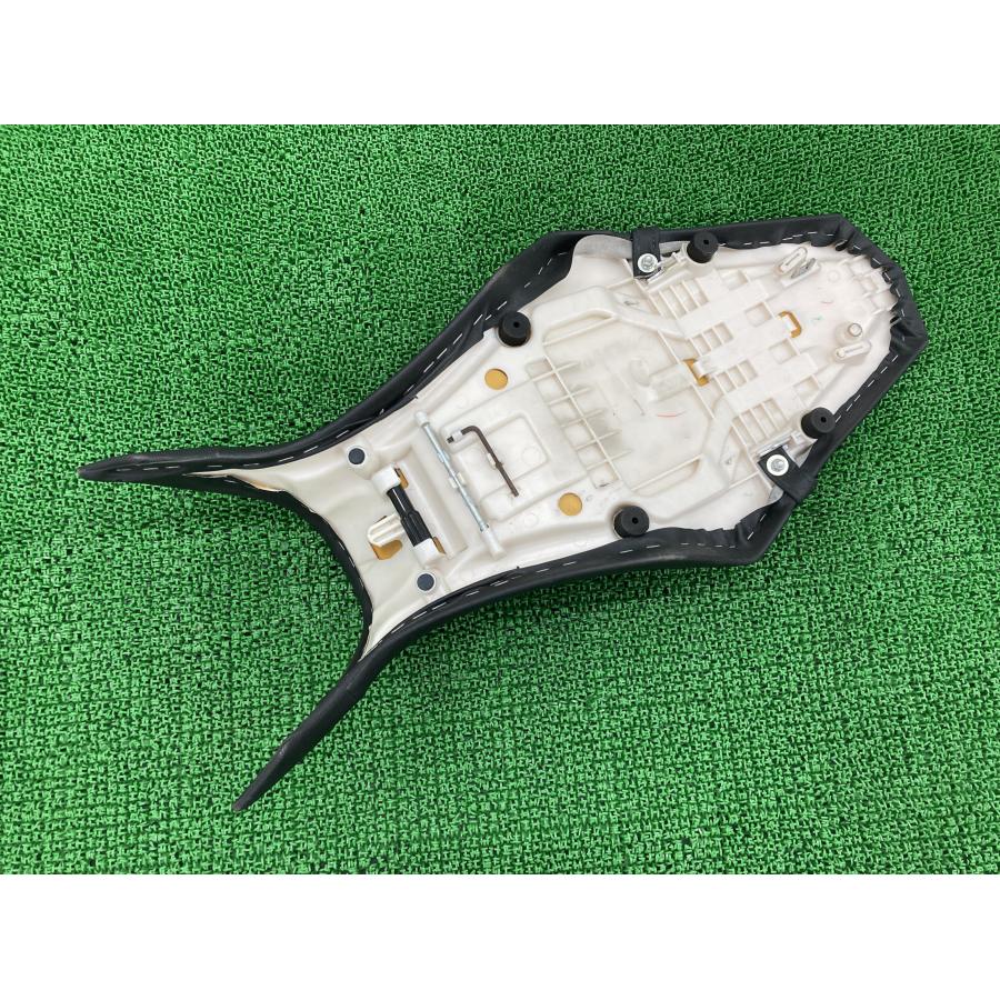 ヤマハ発動機 MT-09 シート 1RC-00D ヤマハ 純正 中古 バイク 部品