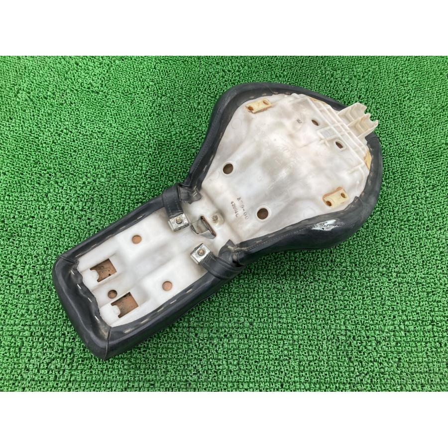 ホンダ（HONDA） スティード400 シート MR1 純正 中古 バイク 部品