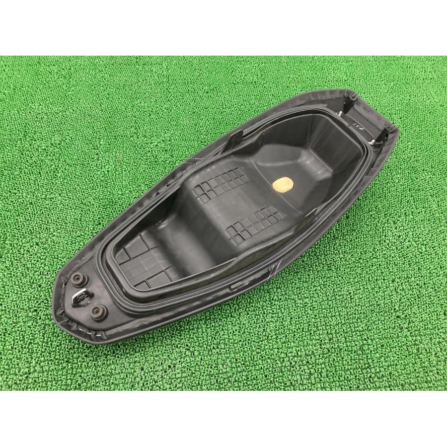 PCX125 シート K35 JF56-1017*** ホンダ 純正 バイク 部品 JF56 カスタム素材に 破れ無し 品薄 希少品 車検 Genuine 【中古】 65 ホンダ（HONDA） PCX125 PCX150 シート K35 純正 中古 バイク 部品