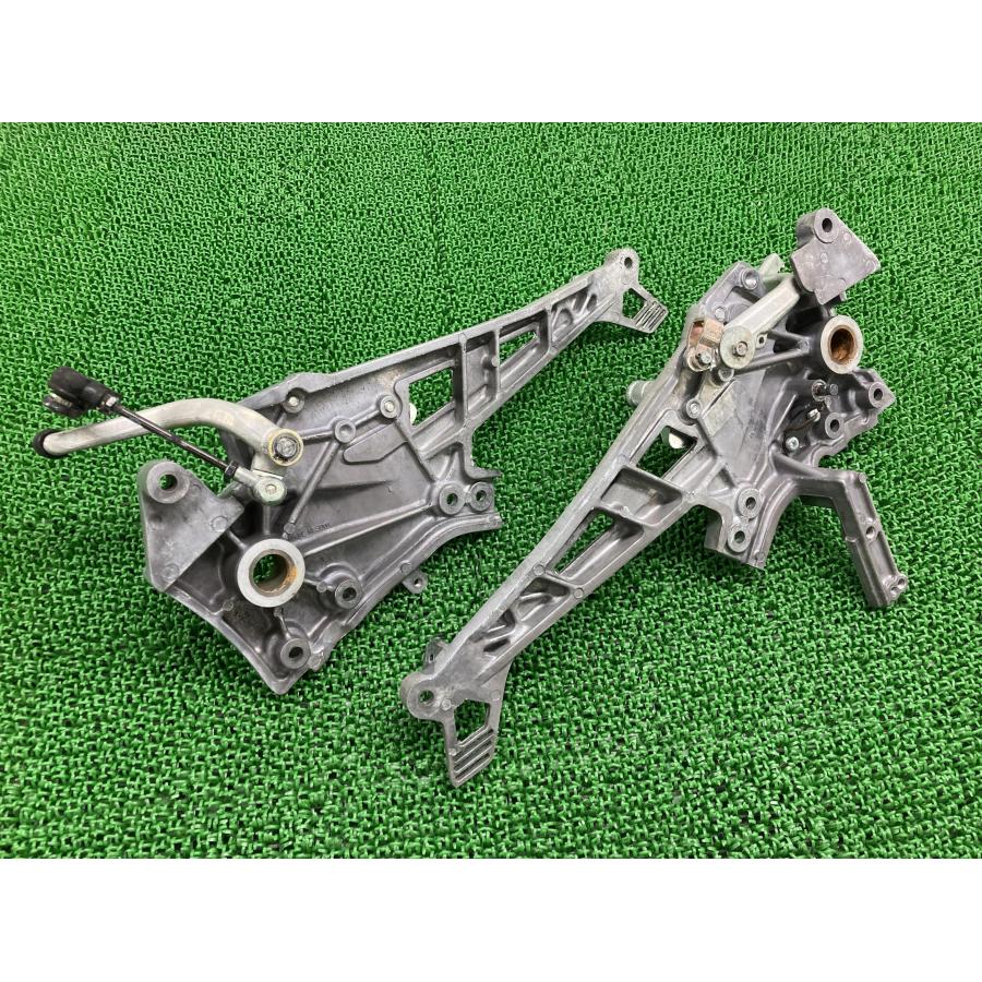 カワサキ（Kawasaki） GPZ900 ステッププレート 左右 純正 中古 バイク