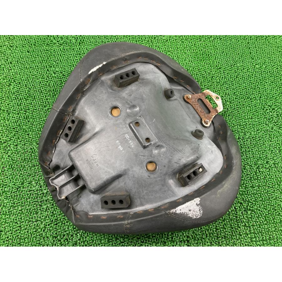 シャドウ400 フロントシート MBA ホンダ 純正 バイク 部品 NC34 修復素材に 品薄 希少品 車検 Genuine 【中古】 53 ホンダ（HONDA） シャドウ400 フロントシート MBA 純正 中古 バイク