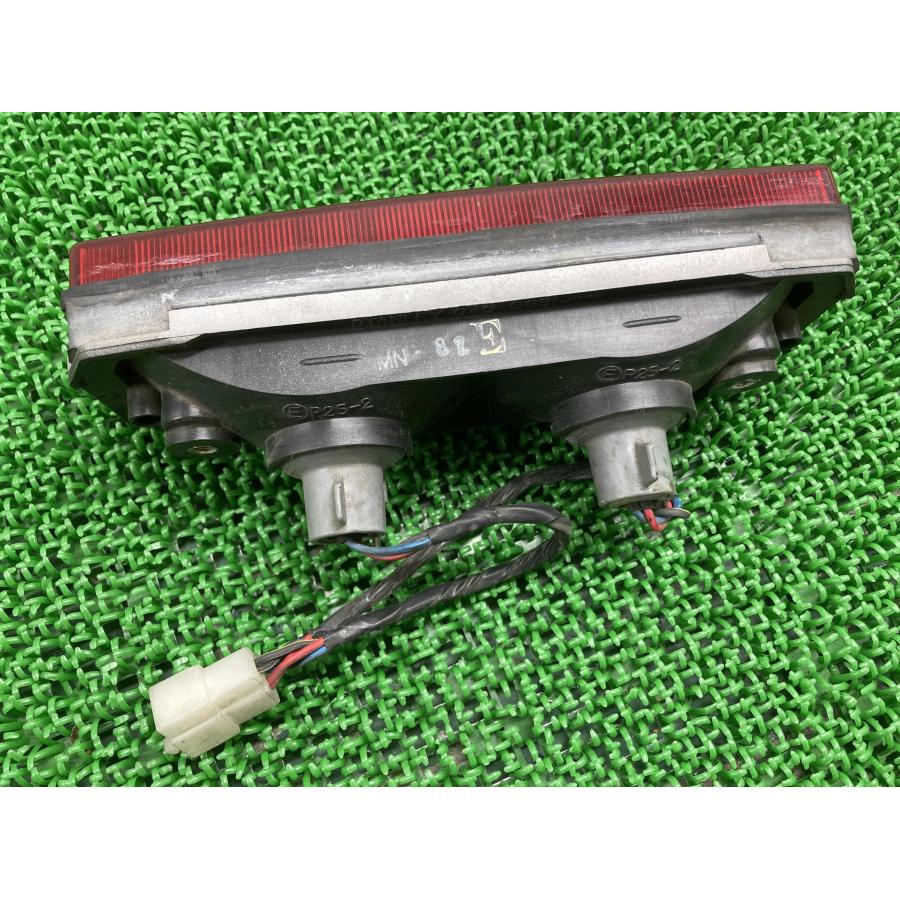 カワサキ（Kawasaki） GPZ900R テールランプ 040-6681 純正 中古