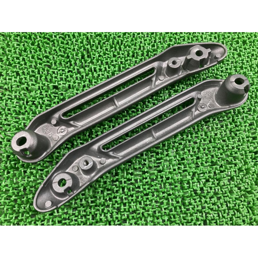 GB350S グラブバー 左右 ガンM NC59-1004*** ホンダ 純正 中古 2021年式外し NC59 コンディション良好 曲がり無し 品薄 タンデムグリップ 85の画像