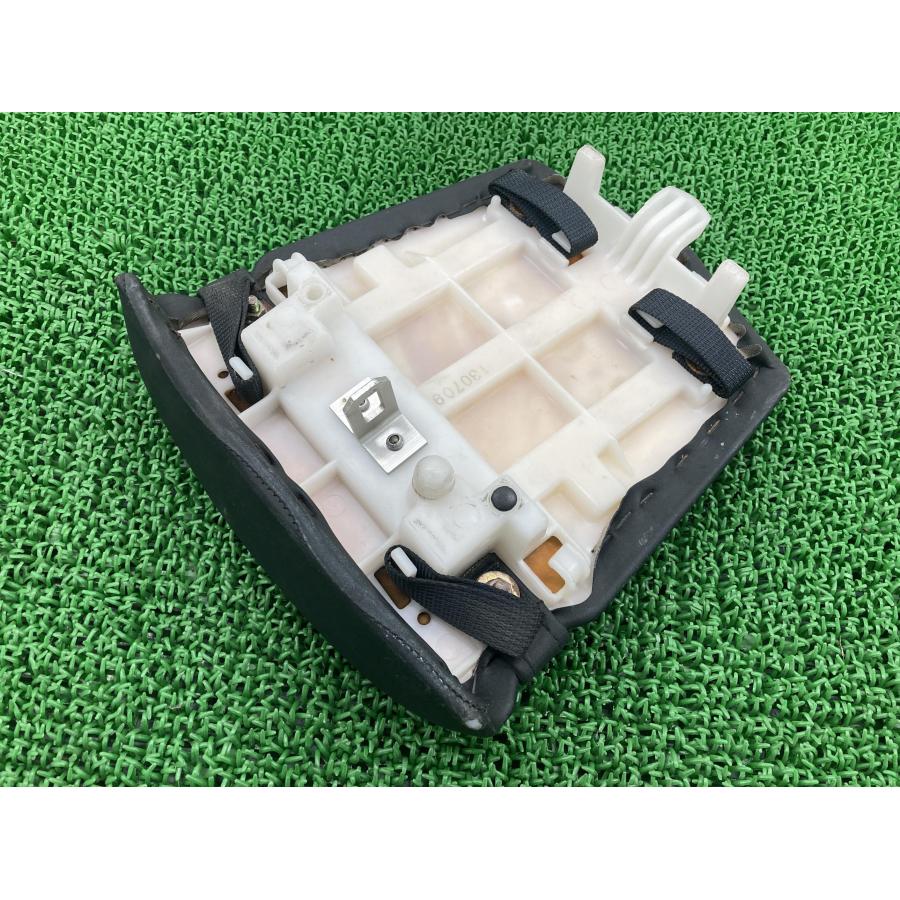YZF-R1 タンデムシート 5JJ JYARN041000013*** ヤマハ 純正 2000年式外し RN04 修復素材や張り替えベースに 品薄 希少品 【中古】 6 ヤマハ発動機 YZF-R1 タンデムシート 5JJ JYARN041000013*** ヤマハ