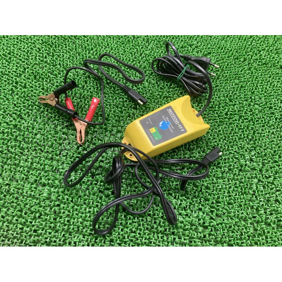 モトバット製 バッテリーチャージャー 社外 中古 バイク 部品 充電器