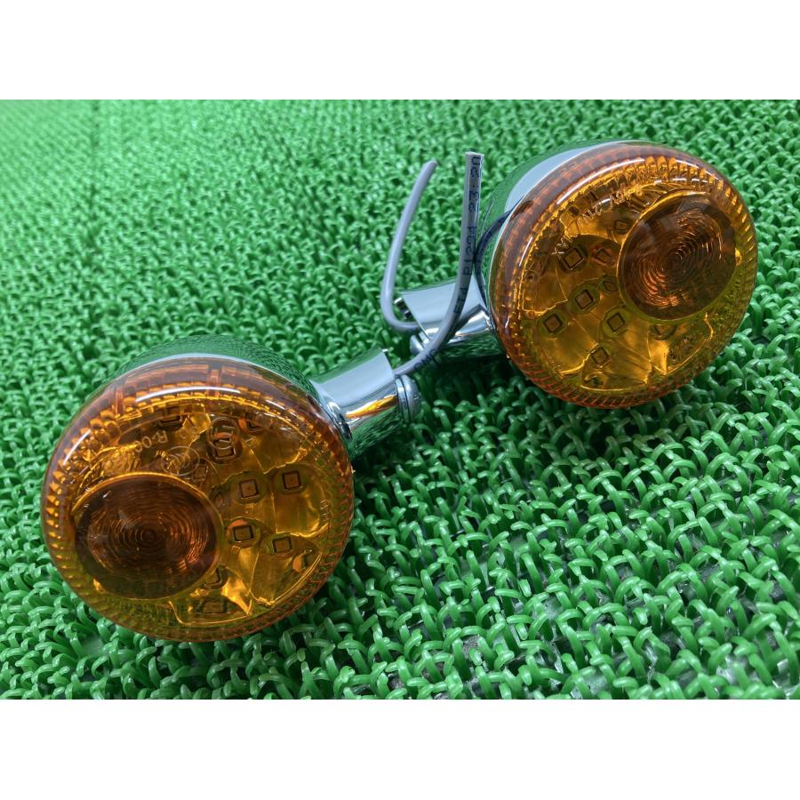FXSB1580 リアウインカー 左右 ハーレー 純正 バイク 部品 ブレイクアウト ソフテイル 修復素材に 割れ欠け無し 品薄 【中古】 49 FXSB1580 リアウインカー 左右 ハーレー 純正 中古 バイク 部品