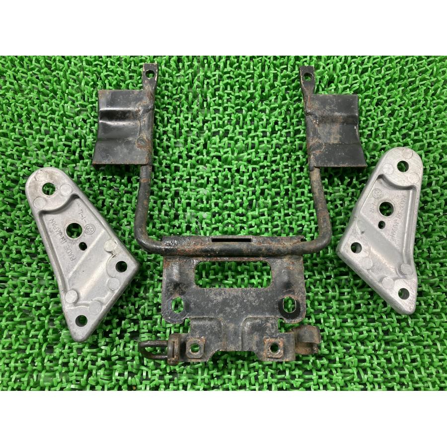 カワサキ バリオスII ヘッドライトステー 純正 中古 バイク 部品 カワサキ バリオスII ヘッドライトステー 純正 中古 バイク 部品