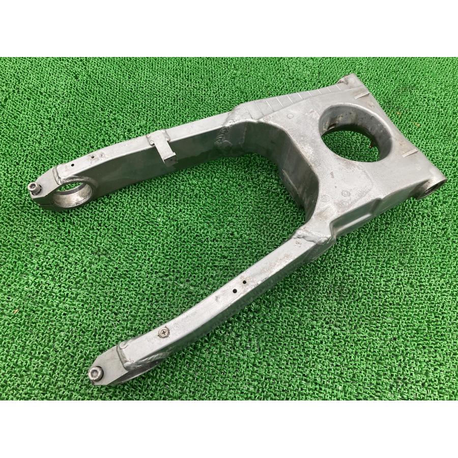 専用 カワサキ（Kawasaki） ZZ-R1100 スイングアーム 純正 中古 バイク 部品