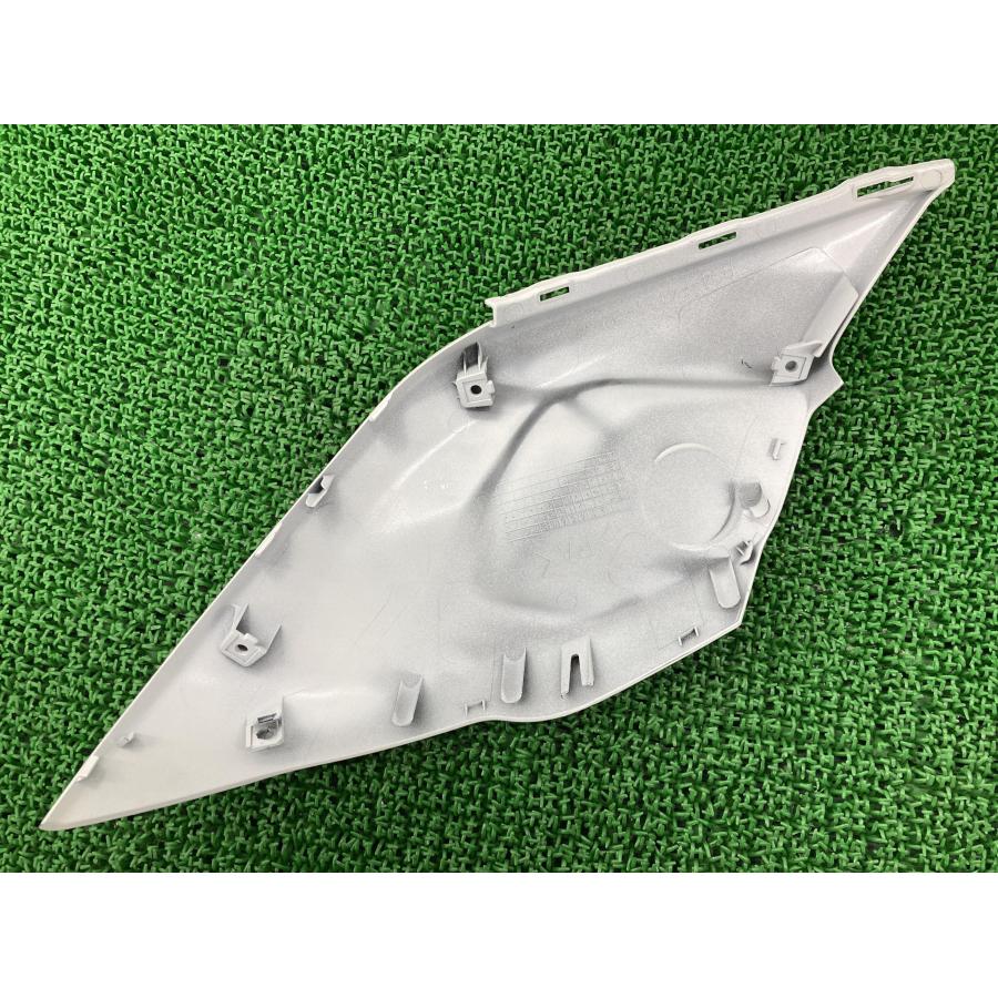MT-25 タンクカバー 右 白 B04 ヤマハ 純正 中古 バイク 部品 RG10J ワイズギア オーセンティック 綺麗 良品 車検 Genuine 9の画像