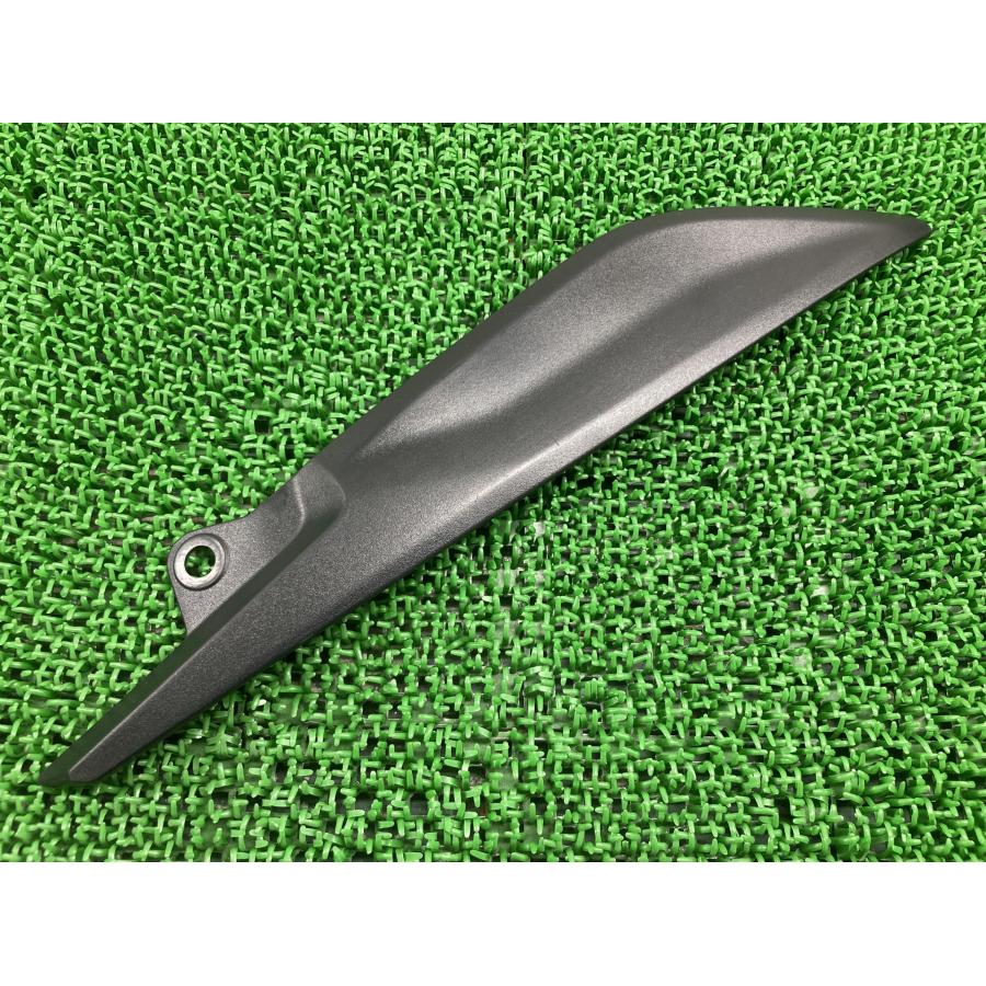 ロケットスリーR タンクサイドカバー 右 2401268 トライアンフ(TRIUMPH