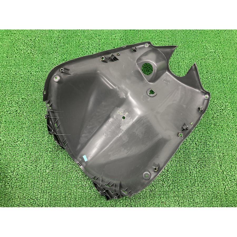 アドレスV125 フロントインナーカウル 33G0 スズキ 純正 CF46A AddressV125 コンディション良好 割れ欠け無し 希少品 【中古】 51 スズキ（SUZUKI） アドレスV125 フロントインナーカウル 33G0 純正