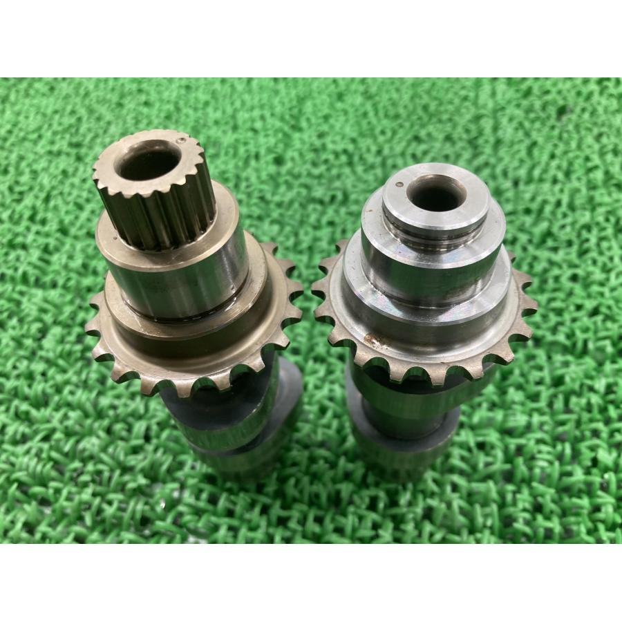 バイク部品　ハーレー？　FLHTC？　カムシャフト　左右　2553907A　2561707A　中古品 FLHX1690 カムシャフト 2556907A/2561707A ハーレー 純正 中古 バイク
