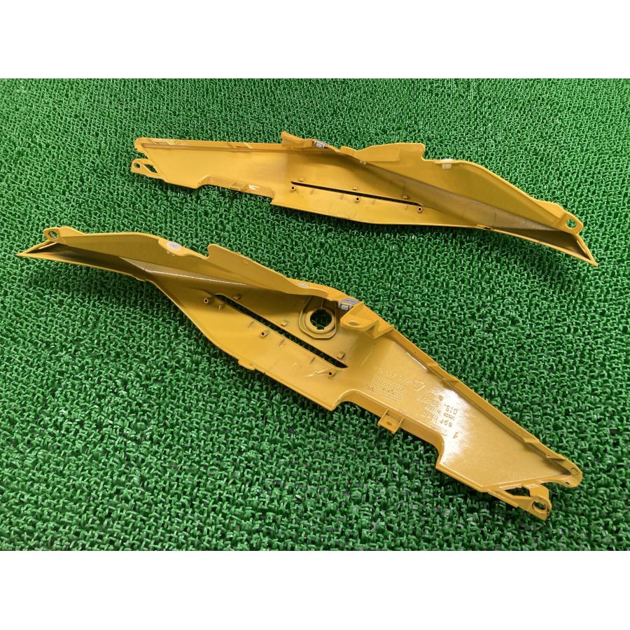 トゥオーノV4R テールカウル 左右 黄 898874/898875 アプリリア 純正